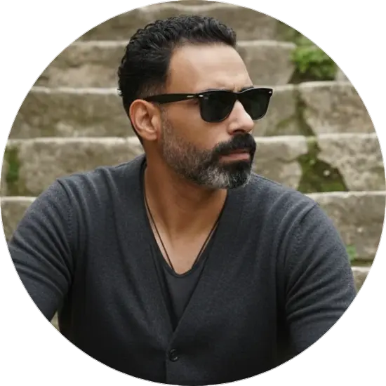 محمد محفوظ طلب المؤسس - المدير تنفيذي Girlz Dreem يقدم معايير الجودة والأصالة في منتجات التجميل والعناية.
